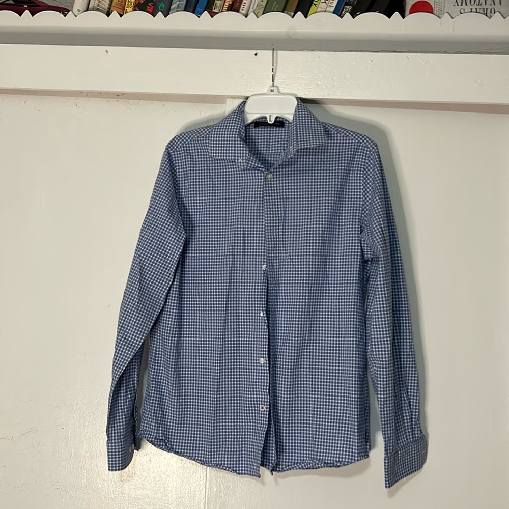 Tommy Hilfiger man shirt size medium